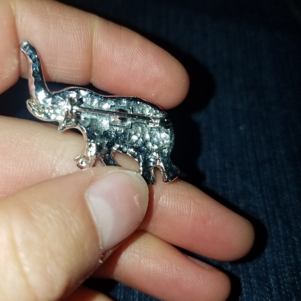 Elephant Pendant - Picture 3 of 3